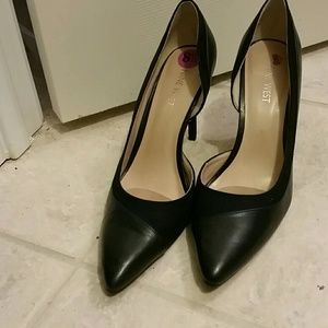 Nine West navy blue dorsay pumps