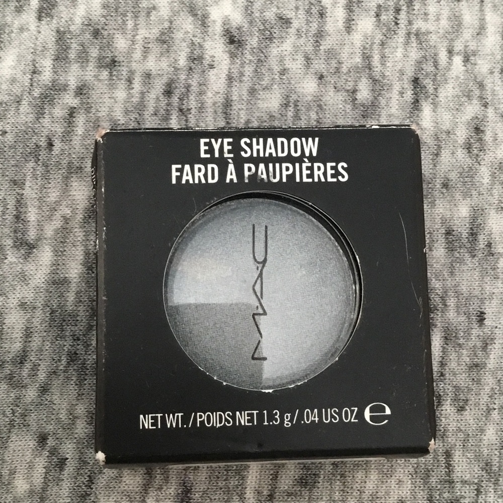 MAC silverthorn eyeshadow NIB