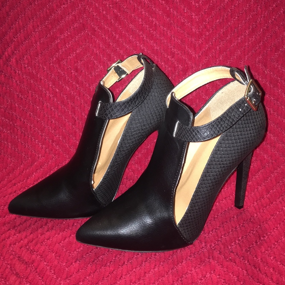 Black pointy heels