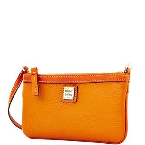 Pebble Grain Large Slim Wristlet