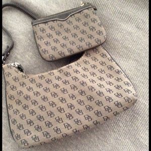 Dooney & Bourke shoulder bag