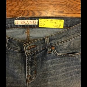 EUC J Brand Pencil Leg Jeans 30 in Loveless color