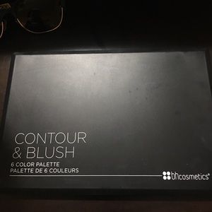 Bh Cosmetics Contour & Blush Pallet