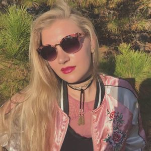 Meet your Posher, Zoë