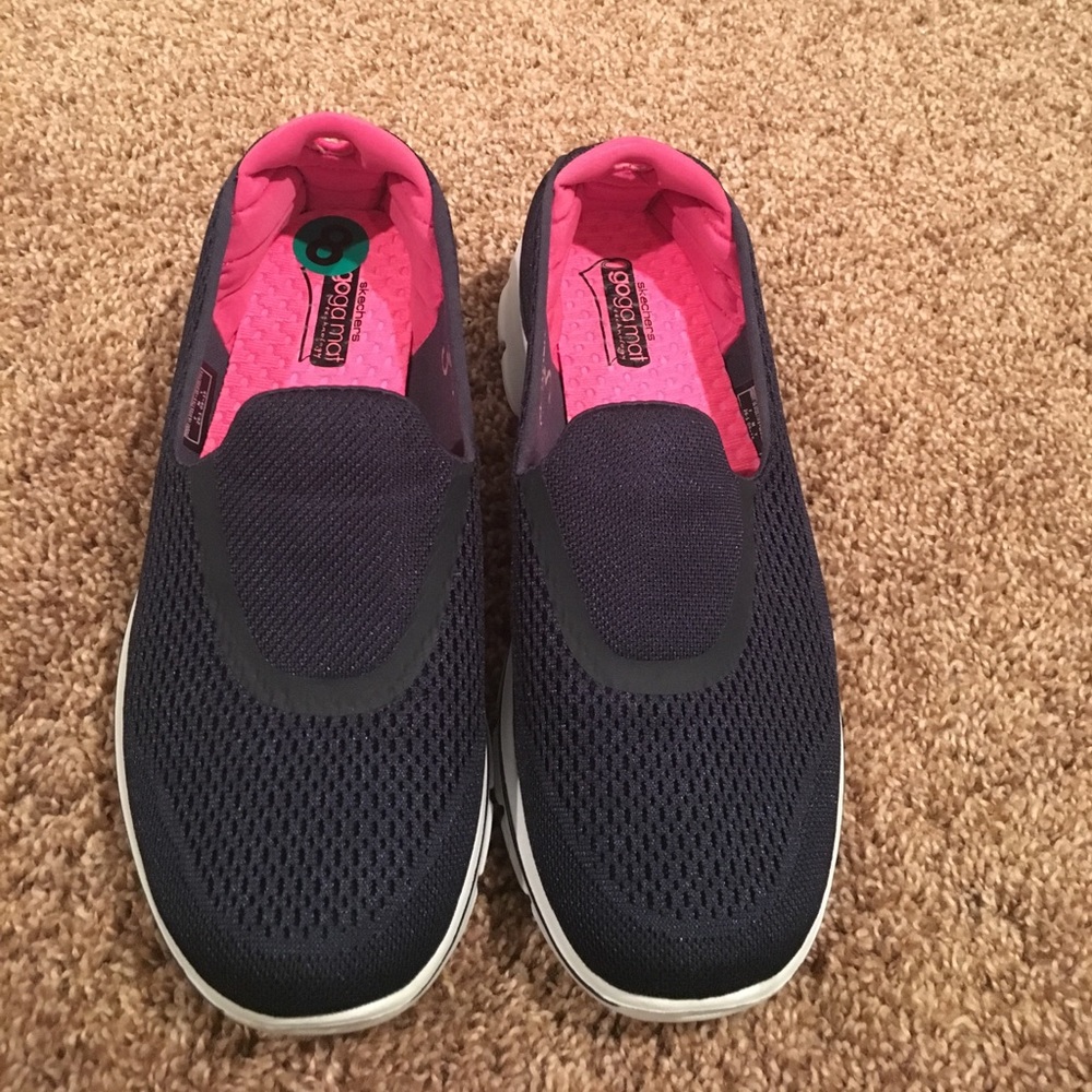 Sketchers Go Walks