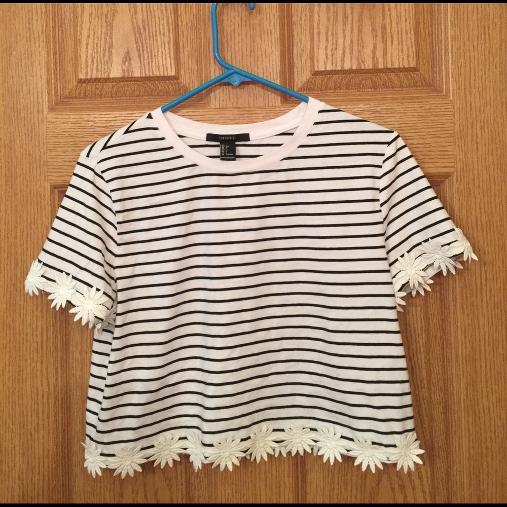 Daisy Striped Crop