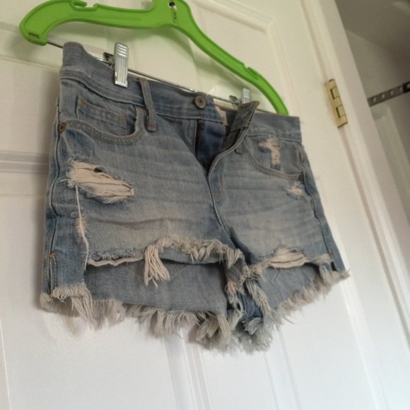 Abercrombie & Fitch shorts - Picture 2 of 4
