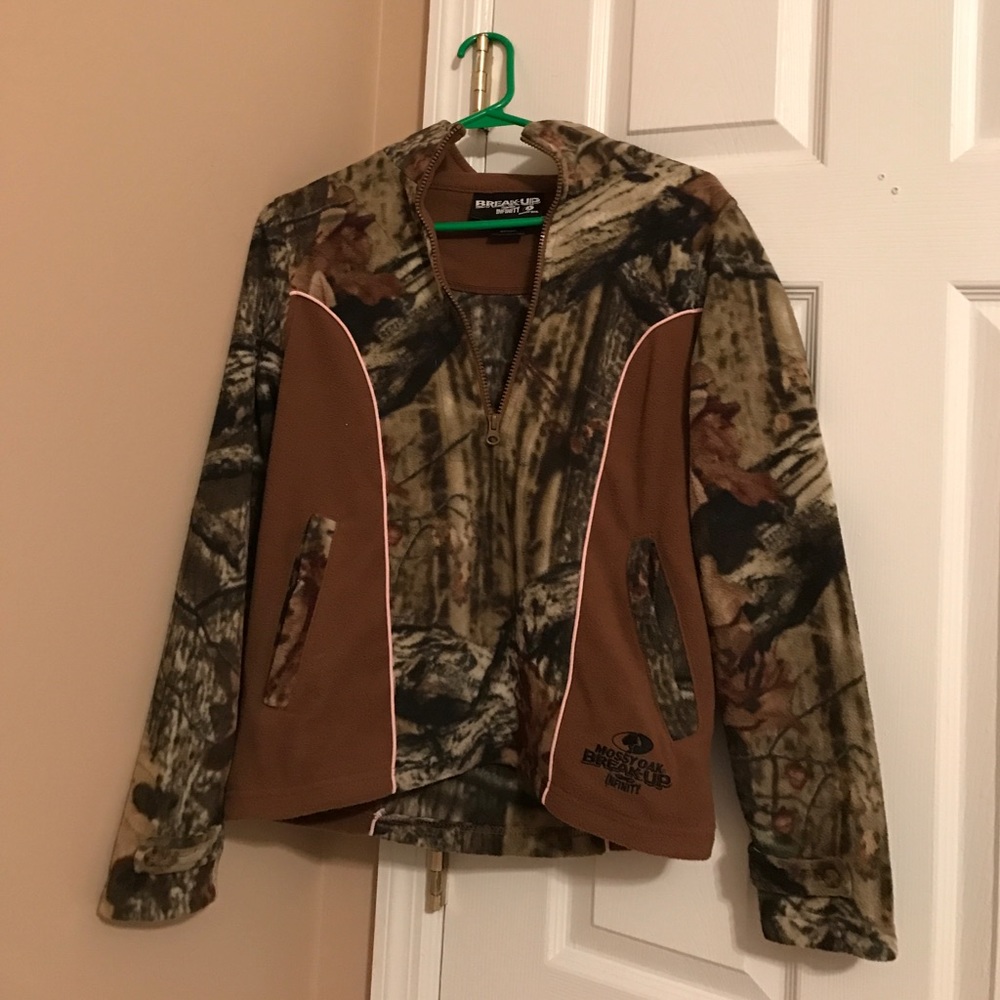 Women's camo pullover