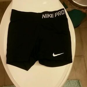 Black nike pros