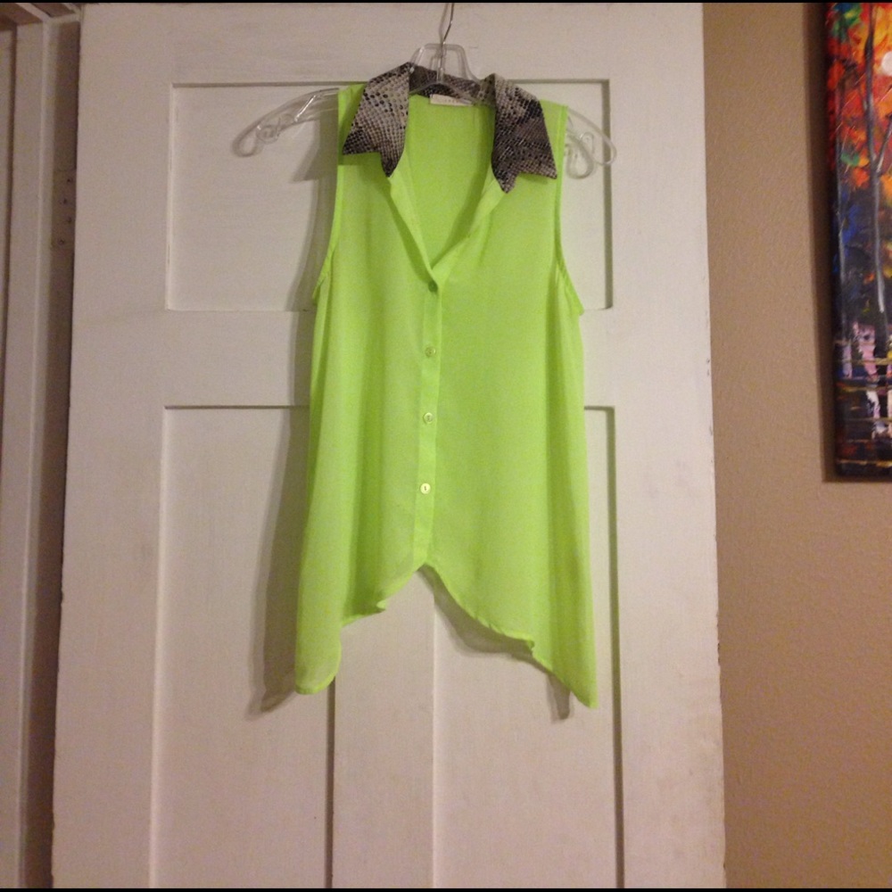 🌼 Neon chiffon sleeveless button down shirt