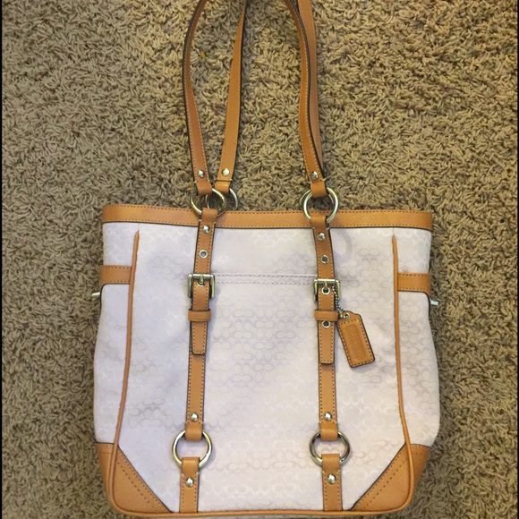 Lavender Coach bag - Picture 1 of 1