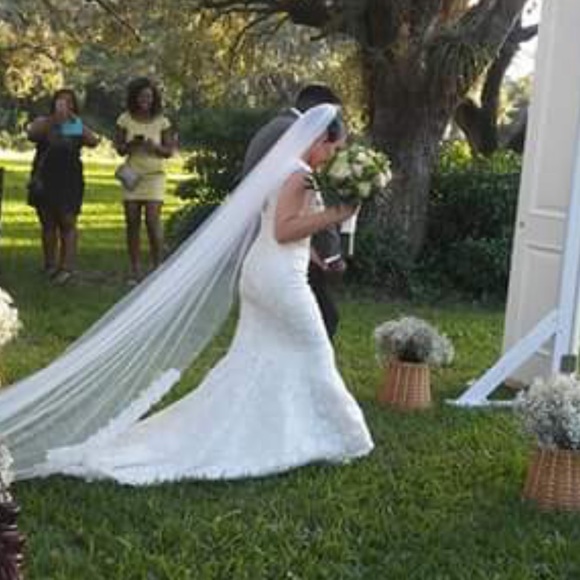 Lace cathedral wedding veil main image 4