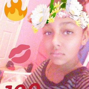 Meet your Posher, Mia