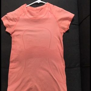 Lululemon swiftly tech shirt size 4
