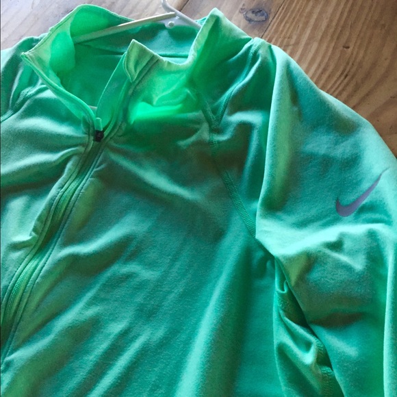 Nike Dri-Fit Pullover - Picture 2 of 3