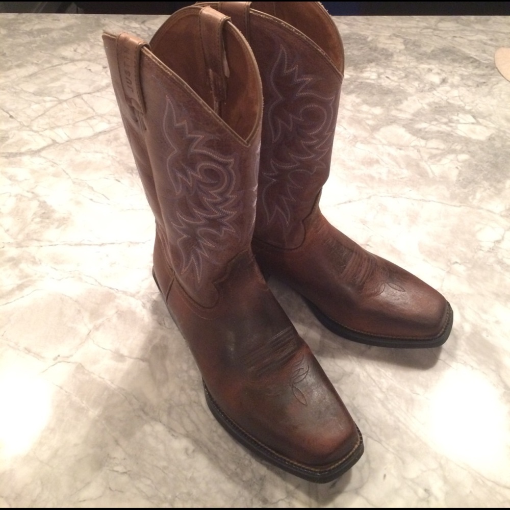 Brown Justin Cowboy Boots