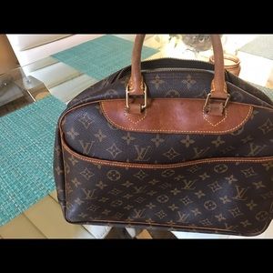Authentic Louis Vuitton vintage.