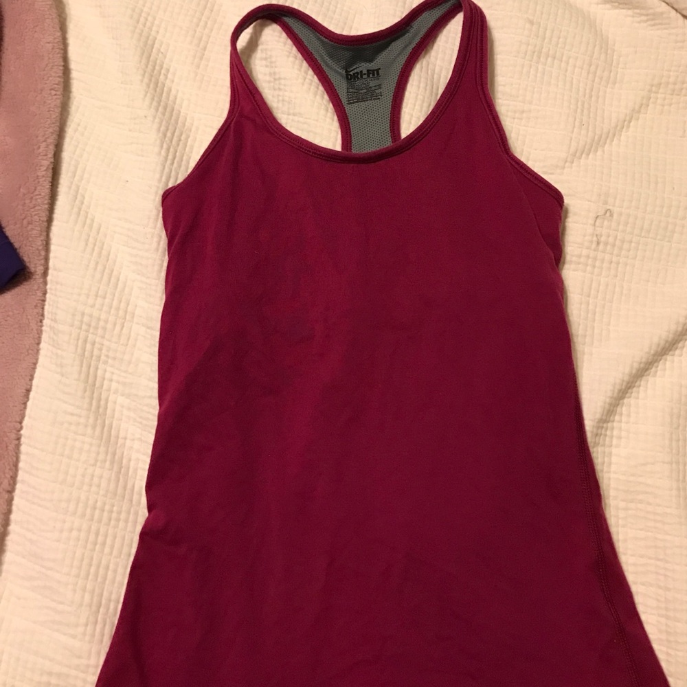 Nike dry fit workout top!