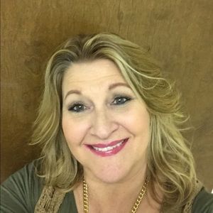 Meet your Posher, Teresa