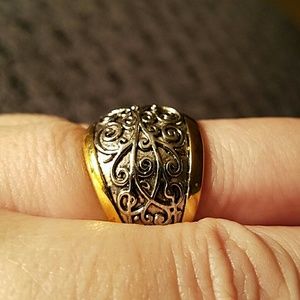 Size 7 Premiere Designs ring