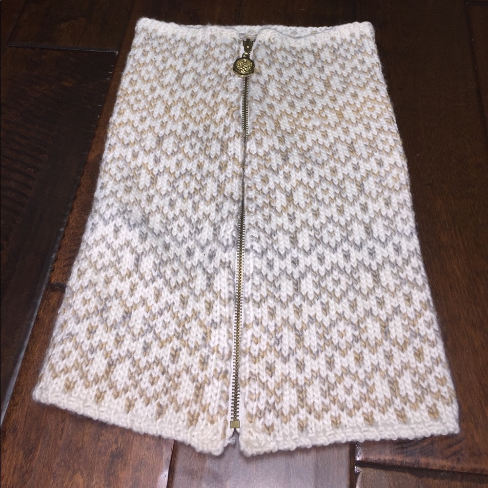 Vince Camuto winter neck shrug/scarf