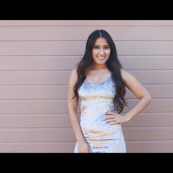 ✨HP✨Velvet Bodycon Dress - Picture 5 of 6