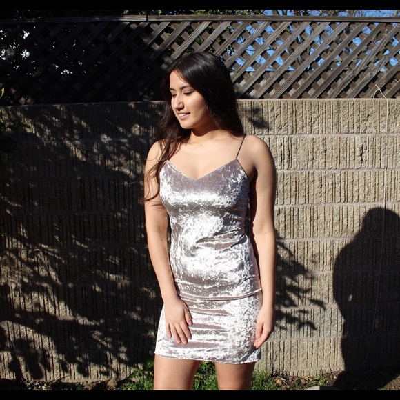 ✨HP✨Velvet Bodycon Dress - Picture 4 of 6