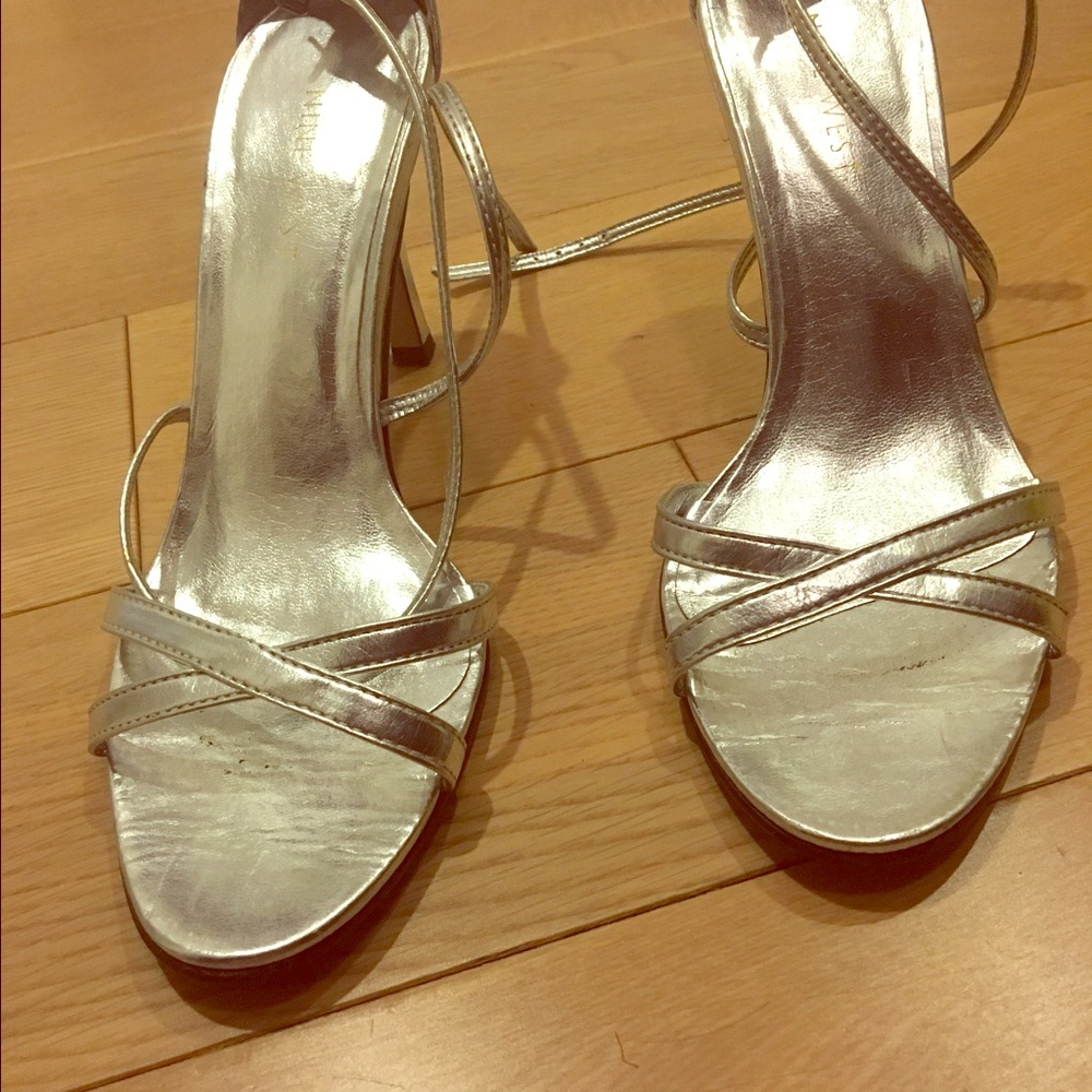 Luxurious, comfortable Nine West strappy sandals