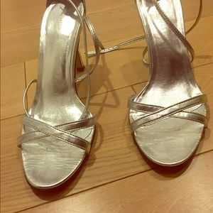 Luxurious, comfortable Nine West strappy sandals