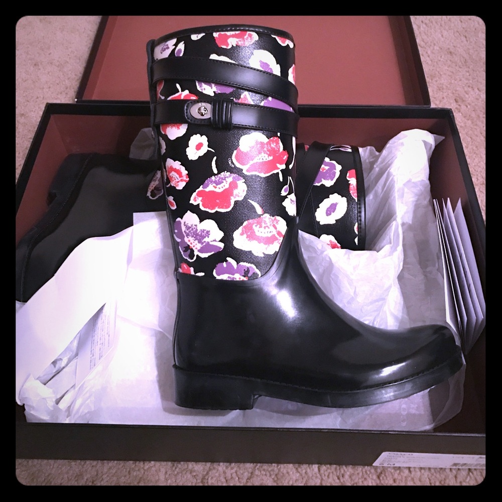 COACH size 6 rain boots! BRAND NEW