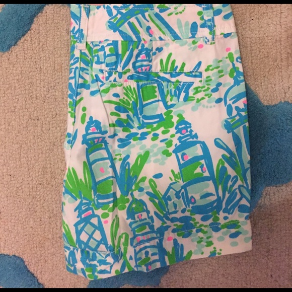 Lilly Pulitzer Short - Picture 3 of 3