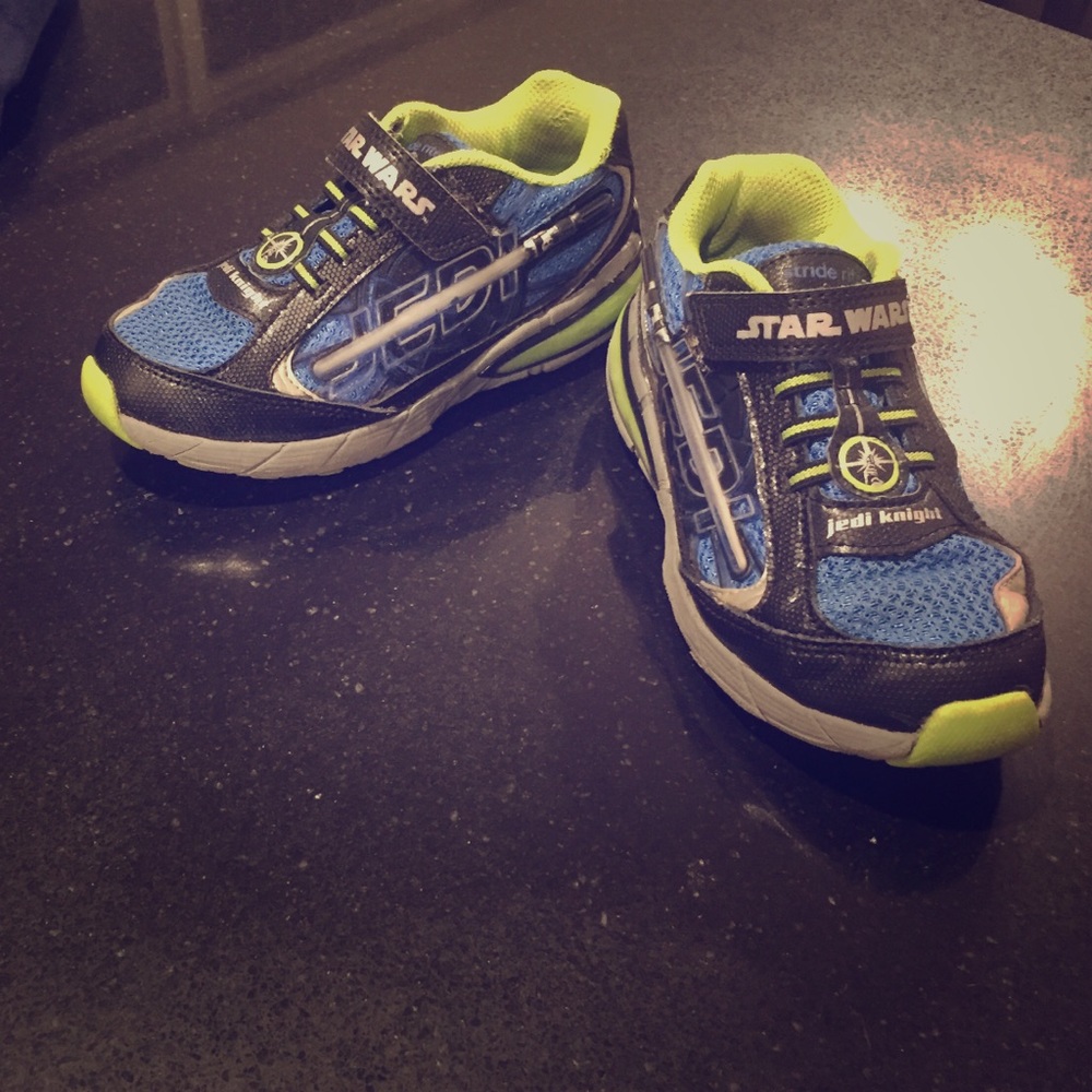 STRIDE-RITE JEDI SNEAKERS/TENNIS SHOES LIGHT UP!!!