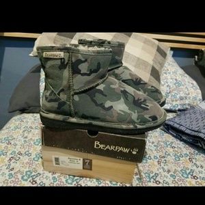 BEARPAW BOOTS