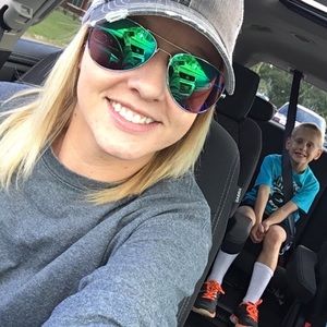 Meet your Posher, Laura