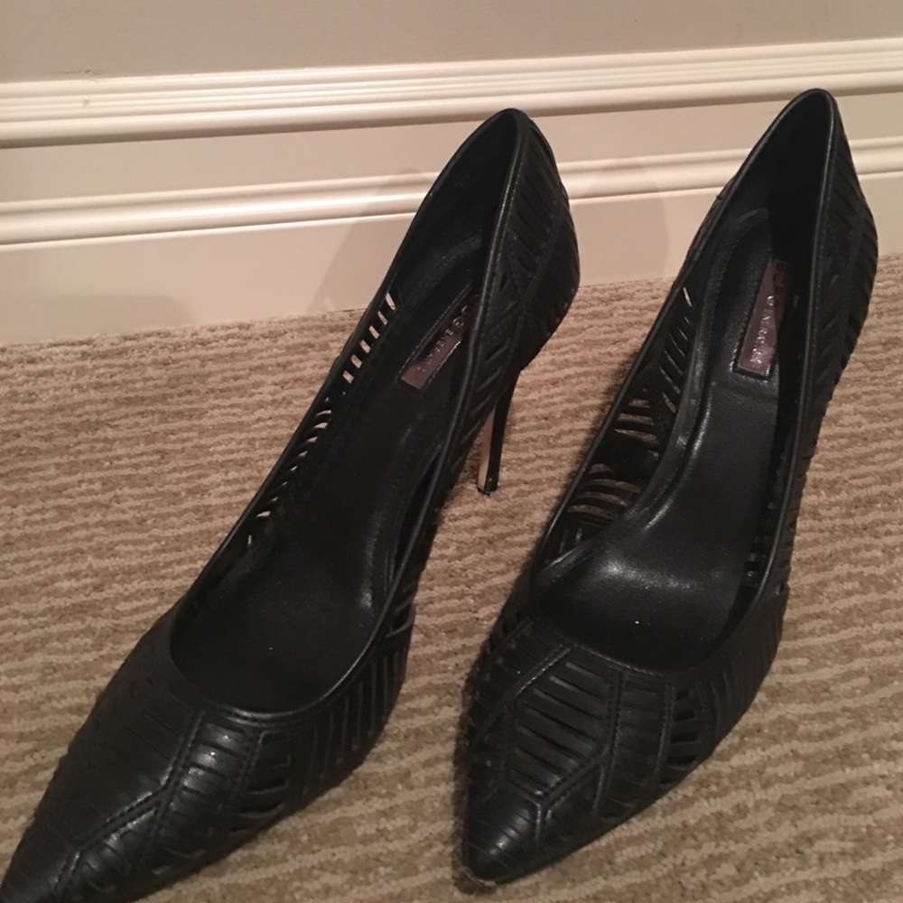 Black BCBG pumps