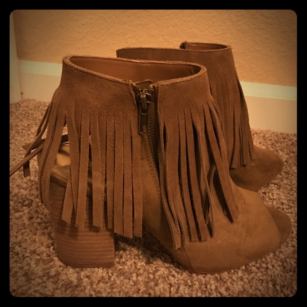 Carlos Santana peep toe fringe heeled boot
