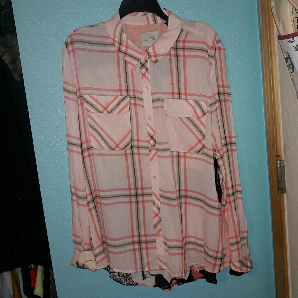 Guess plad and flowered shirt.