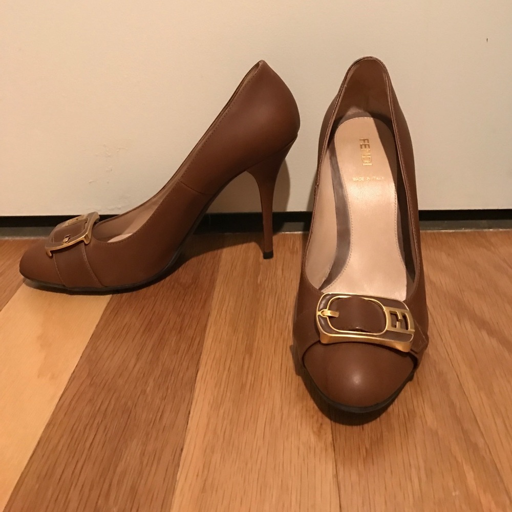 FENDI leather heels