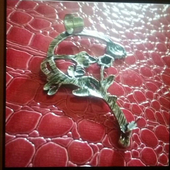 Earring Cuff - Picture 2 of 3