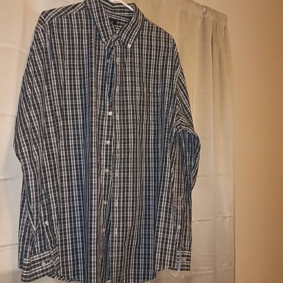 Croft and Barrow Button Down - Picture 1 of 1