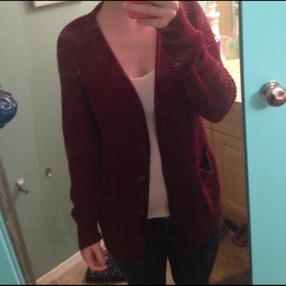 Maroon Cardigan with pockets - Picture 1 of 4