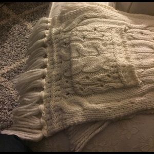 White wool scarf never worn