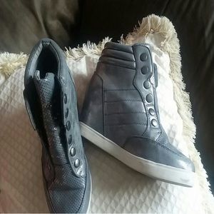 Wedge shoes