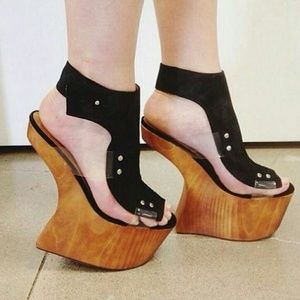 Jeffrey Campbell "Roque"