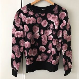 Floral crew neck