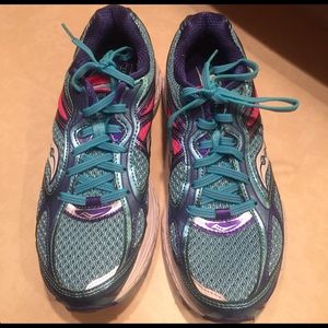Women's athletic shoes