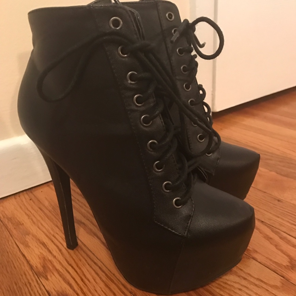 Lace up heeled booties