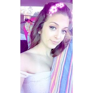 Meet your Posher, Carli