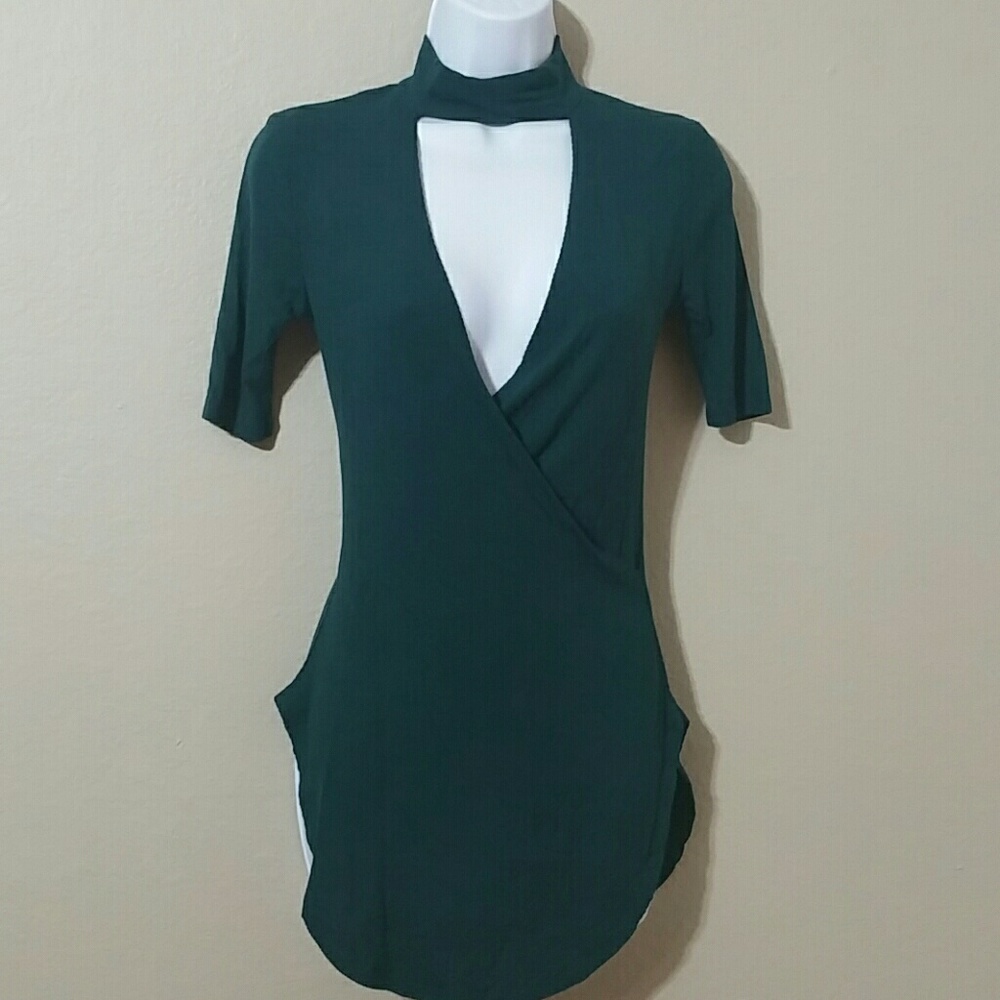 👄NEW! Mock Neck Surplice Top👄 - Picture 5 of 8