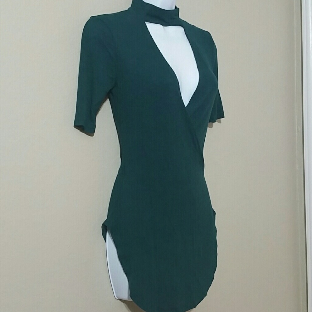 👄NEW! Mock Neck Surplice Top👄 - Picture 6 of 8